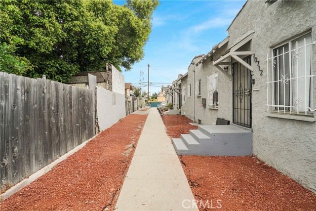 Detail Gallery Image 5 of 15 For 10714 S Broadway, Los Angeles,  CA 90061 - – Beds | – Baths