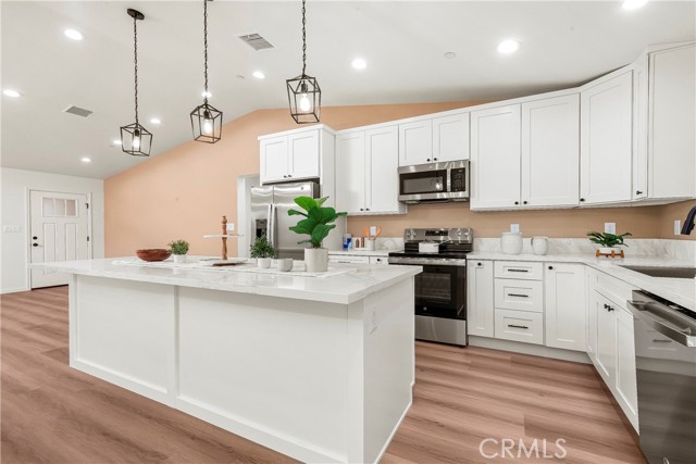 Detail Gallery Image 15 of 25 For 8225 Peach Ave, California City,  CA 93505 - 3 Beds | 4 Baths