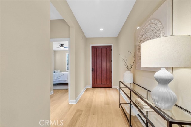 Detail Gallery Image 4 of 74 For 36 Royal Grove, Irvine,  CA 92620 - 4 Beds | 4 Baths