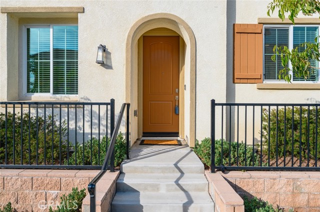 Detail Gallery Image 3 of 50 For 16024 Symphony Ln, Fontana,  CA 92336 - 4 Beds | 3 Baths