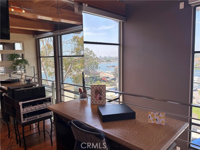 5327 Marina Pacifica N Drive, Long Beach CA: https://media.crmls.org/medias/74a34362-5909-419d-8907-d6b4ac1397df.jpg