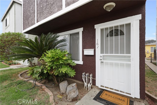 Detail Gallery Image 4 of 30 For 161 67th St., Long Beach,  CA 90805 - 3 Beds | 2/1 Baths