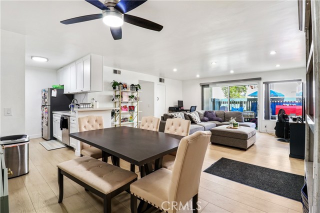 Detail Gallery Image 6 of 32 For 5700 Etiwanda Ave #105,  Tarzana,  CA 91356 - 3 Beds | 2 Baths