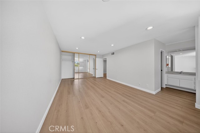 Detail Gallery Image 28 of 43 For 15235 Magnolia Bld #E,  Sherman Oaks,  CA 91403 - 3 Beds | 3 Baths