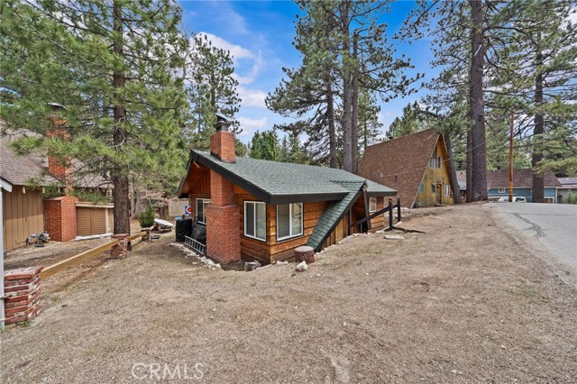 Detail Gallery Image 4 of 29 For 731 Yukon Rd, Green Valley Lake,  CA 92341 - 2 Beds | 1 Baths