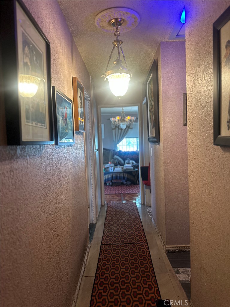 https://media.crmls.org/medias/74a472a3-2d9d-4ed7-8f1f-531e464bfd62.jpg?preset=X-Large
