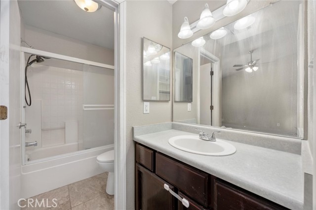 719 Baldwin Farms Drive, Bakersfield CA: https://media.crmls.org/medias/74a4bd16-c9ec-41d9-b3f6-8882f2906951.jpg
