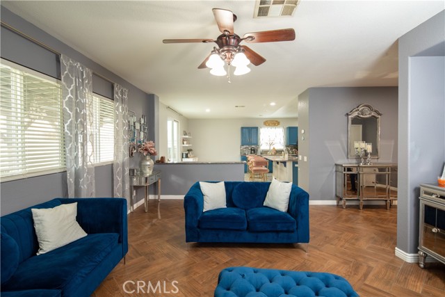 Detail Gallery Image 12 of 52 For 2809 E Avenue J4, Lancaster,  CA 93535 - 4 Beds | 3 Baths