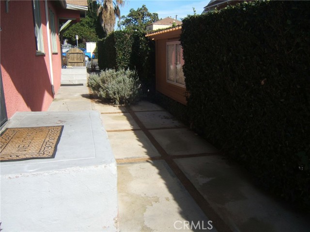 Detail Gallery Image 1 of 3 For 1270 W 35th Pl, Los Angeles,  CA 90007 - – Beds | – Baths