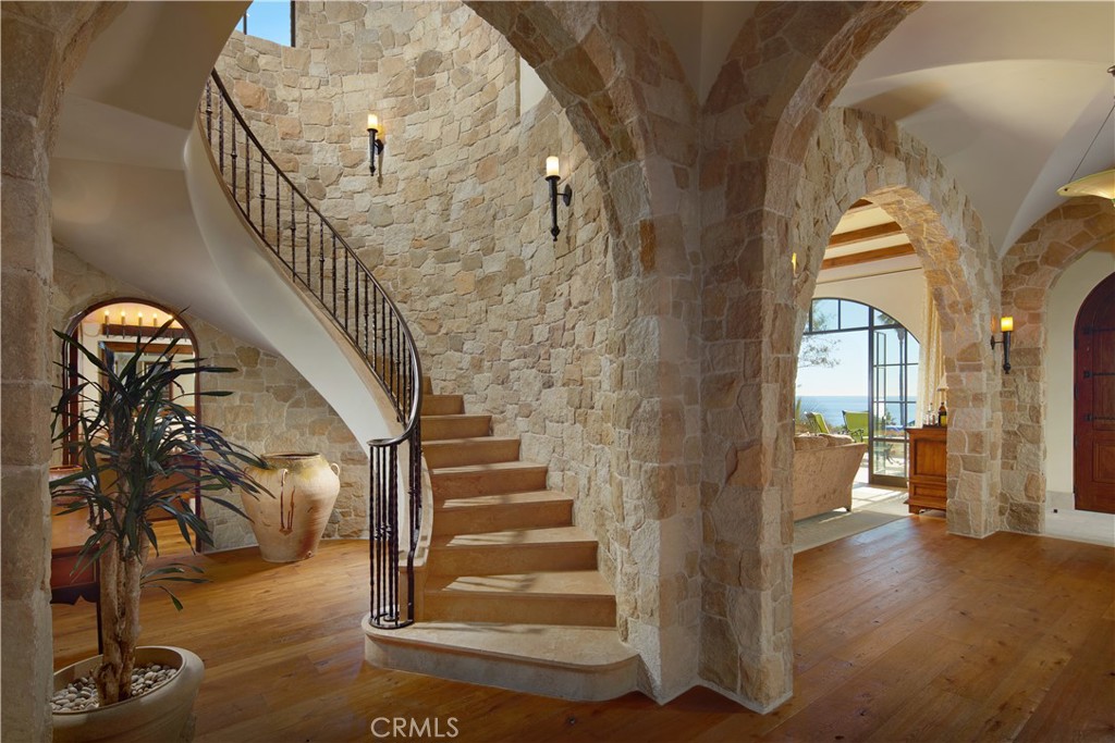 74a57f56 E094 4147 8705 E3646fcba726