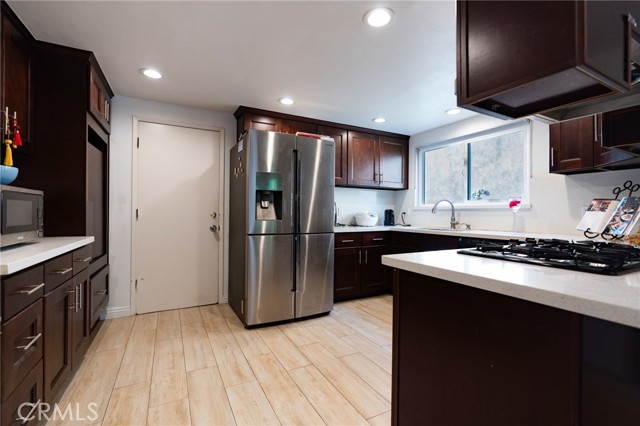 Detail Gallery Image 14 of 38 For 704 N Poplar, Montebello,  CA 90640 - 5 Beds | 3 Baths