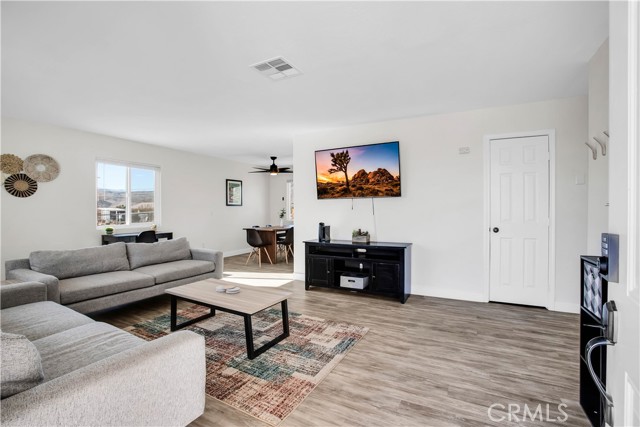 Detail Gallery Image 6 of 47 For 4774 Avenida La Mirada, Joshua Tree,  CA 92252 - 2 Beds | 1 Baths