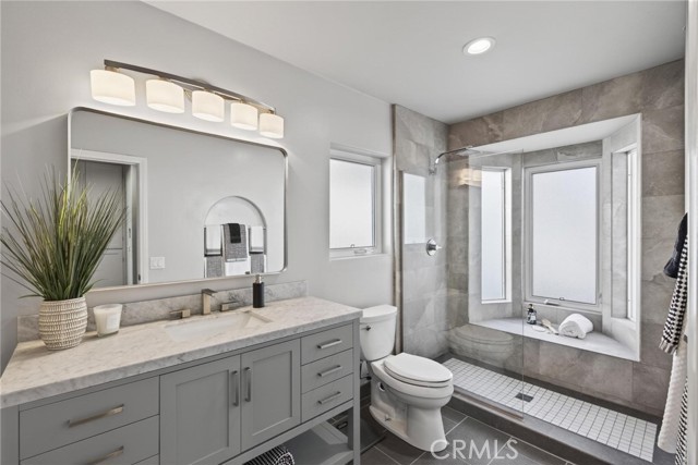 Detail Gallery Image 37 of 75 For 28 10th Ct (9th St Walkstreet), Hermosa Beach,  CA 90254 - 4 Beds | 3/2 Baths