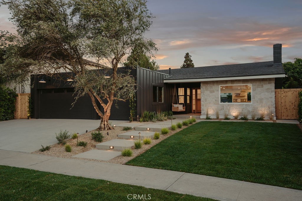 1079 Visalia Drive
