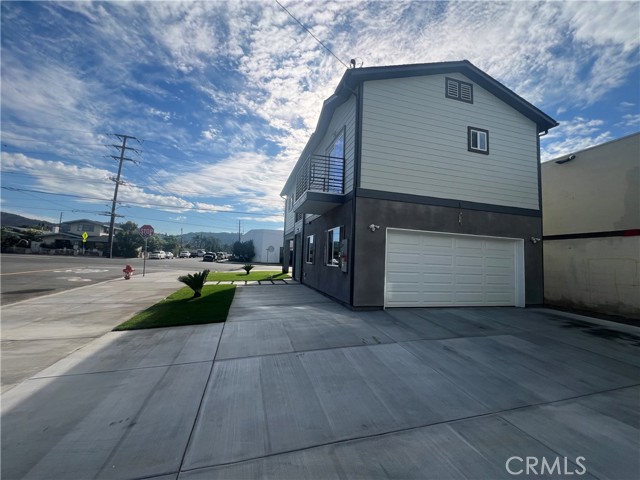 Detail Gallery Image 3 of 14 For 140 N Hewes, Orange,  CA 92869 - 2 Beds | 2 Baths