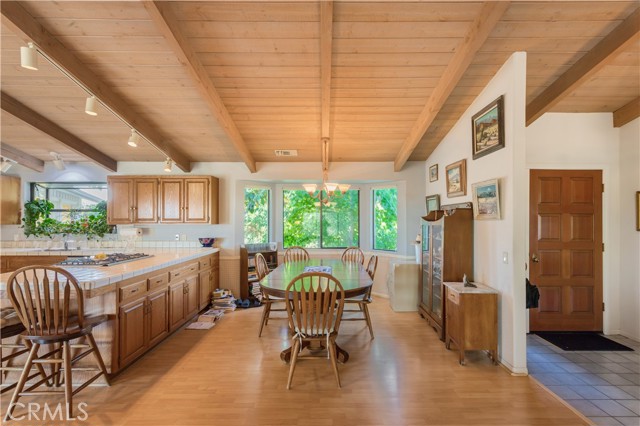 711 Tumble Creek Lane, Fallbrook CA: https://media.crmls.org/medias/74a71793-10fa-4c98-bb8b-72218a69080b.jpg