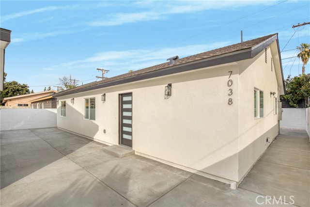 Detail Gallery Image 24 of 39 For 7040 Tyrone Ave, Van Nuys,  CA 91405 - 6 Beds | 4/1 Baths