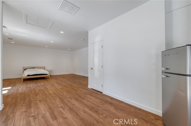 11159 La Maida Street, North Hollywood CA: https://media.crmls.org/medias/74a8b3c1-11d8-4537-a9c6-fc861ddb5ef0.jpg