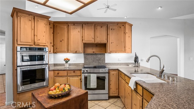 Detail Gallery Image 3 of 71 For 12285 High Valley Rd, Clearlake Oaks,  CA 95423 - 4 Beds | 3 Baths