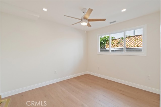 Detail Gallery Image 7 of 16 For 869 10th St, Manhattan Beach,  CA 90266 - 3 Beds | 2 Baths