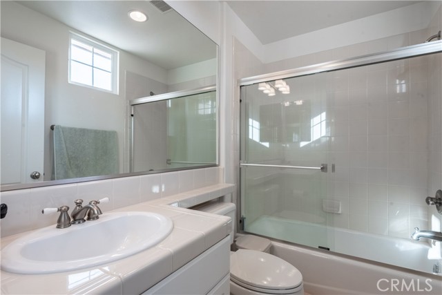 Detail Gallery Image 14 of 21 For 20700 Campania Ln, Porter Ranch,  CA 91326 - 4 Beds | 4 Baths