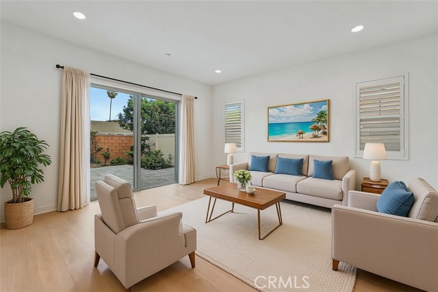 Detail Gallery Image 16 of 62 For 14432 Windfall Ln, Huntington Beach,  CA 92647 - 3 Beds | 2/1 Baths