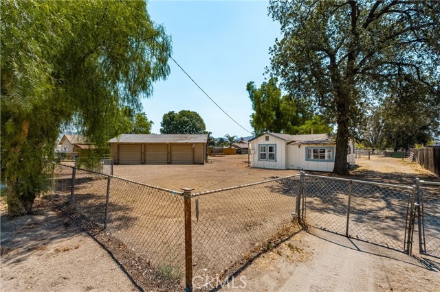 1014 7th Street, Norco CA: https://media.crmls.org/medias/74ab1d31-e6f8-481c-8018-8ea4a2e0f2b1.jpg