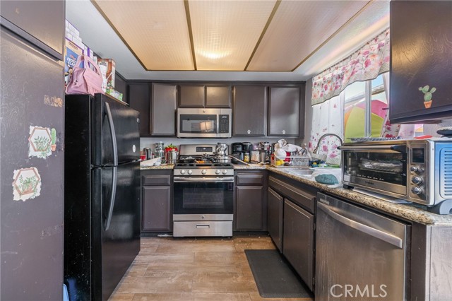 220 S Palm Avenue, Santa Paula CA: https://media.crmls.org/medias/74ab320e-86ed-4dc0-8b80-3dcb1400bfae.jpg