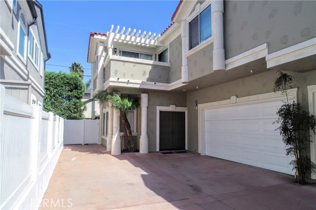 2209 Robinson Street, Redondo Beach, California 90278, 4 Bedrooms Bedrooms, ,2 BathroomsBathrooms,Residential,Sold,Robinson,WS22200228
