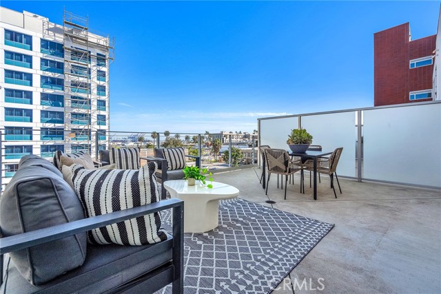 Detail Gallery Image 30 of 52 For 285 W 6th #331,  San Pedro,  CA 90731 - 2 Beds | 2/1 Baths