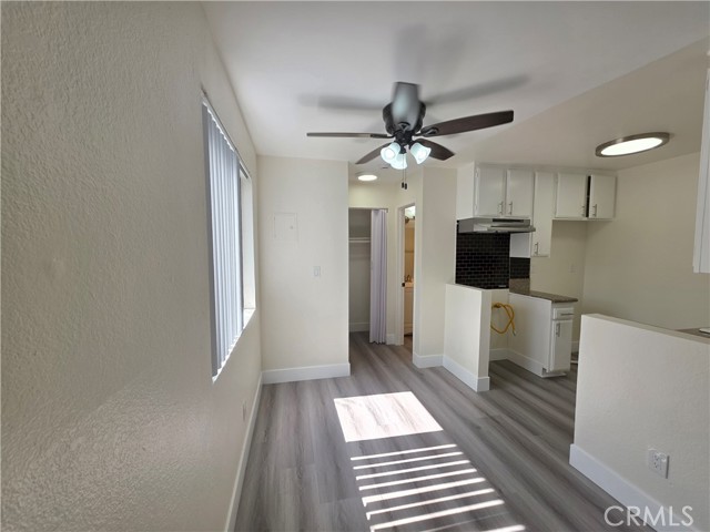 Detail Gallery Image 6 of 12 For 6911 Woodley, Van Nuys,  CA 91406 - 0 Beds | 1 Baths