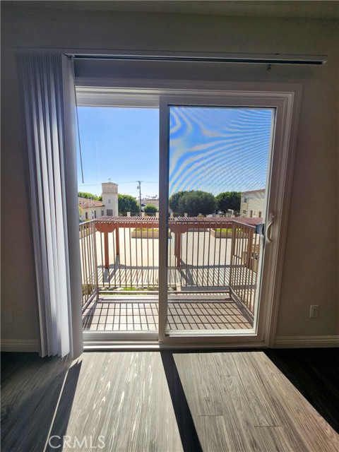 Detail Gallery Image 12 of 19 For 120 S Francisca Ave #6,  Redondo Beach,  CA 90277 - 2 Beds | 2 Baths