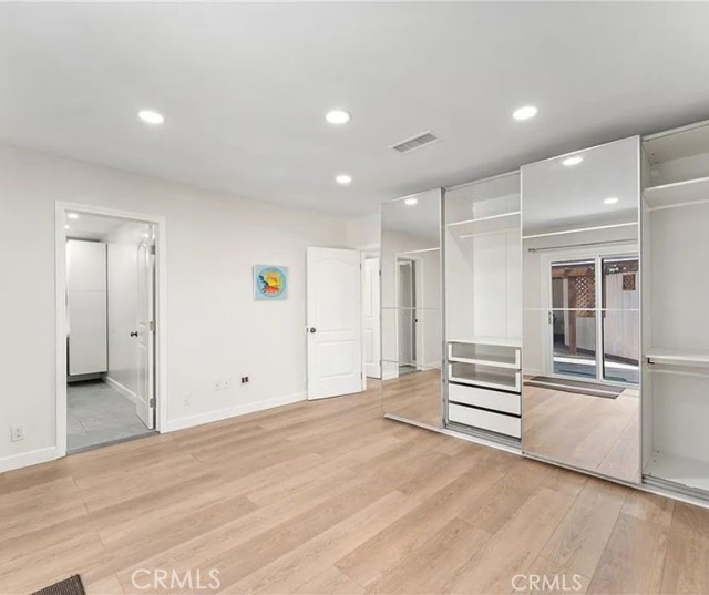 Detail Gallery Image 3 of 5 For 5123 Noble Ave, Sherman Oaks,  CA 91403 - 3 Beds | 3/1 Baths