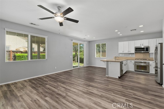 96 Luna Avenue, Beaumont CA: https://media.crmls.org/medias/74af9db4-0873-4601-a1ff-fd6fab87aeb9.jpg