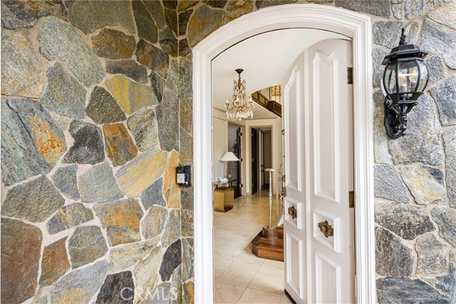 508 Evening Star Lane, Newport Beach CA: https://media.crmls.org/medias/74afc0cb-689b-4bd4-b1f8-d8375c7e33ae.jpg