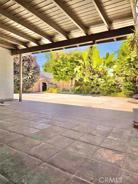 541 N Broadmoor Avenue, West Covina CA: https://media.crmls.org/medias/74afe0c8-9c44-4bc9-9bfd-33d24f460b38.jpg