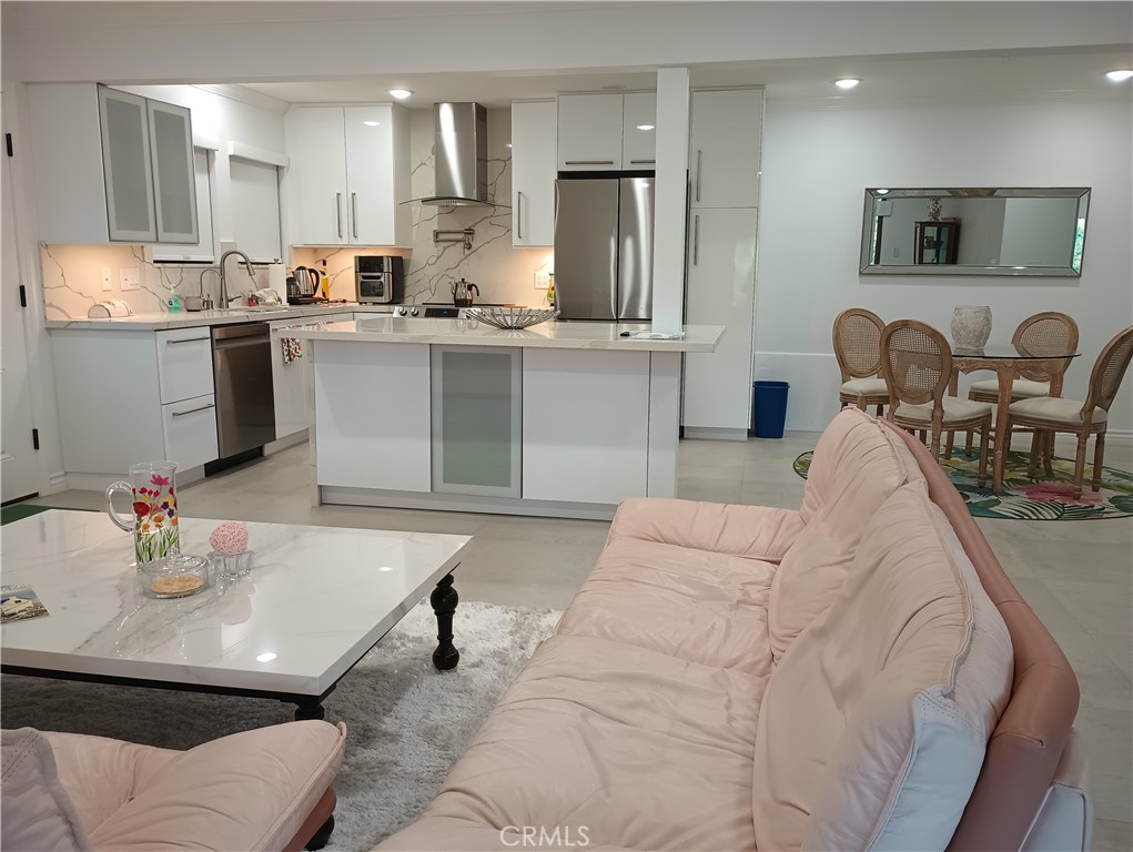 MLS #OC25222453 image #5