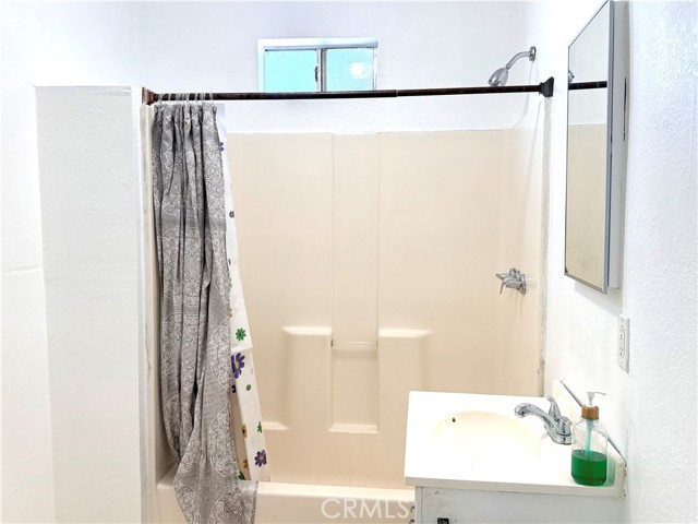 Detail Gallery Image 23 of 49 For 1318 E 100th St, Los Angeles,  CA 90002 - 3 Beds | 2 Baths