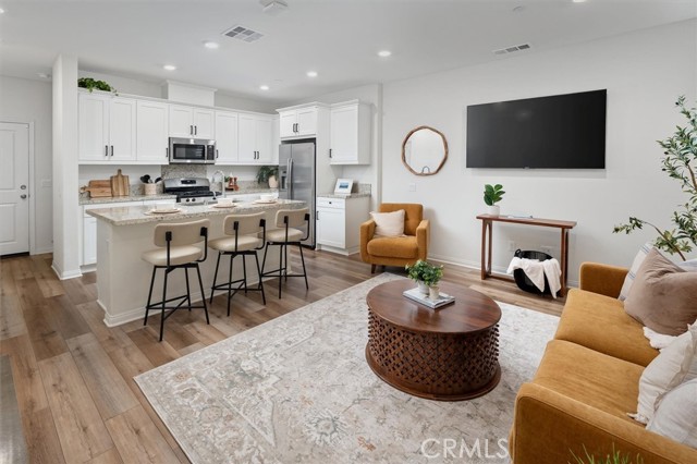 Detail Gallery Image 6 of 35 For 22812 Harvest Mill, Saugus,  CA 91350 - 3 Beds | 3 Baths