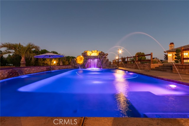 Detail Gallery Image 18 of 75 For 12260 Desert Rose Way, Oak Hills,  CA 92344 - 4 Beds | 4/1 Baths