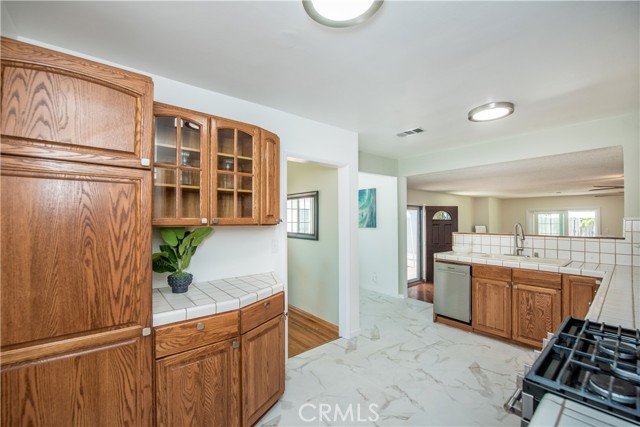 Image 22 of 43 For 5229 Walkerton Street