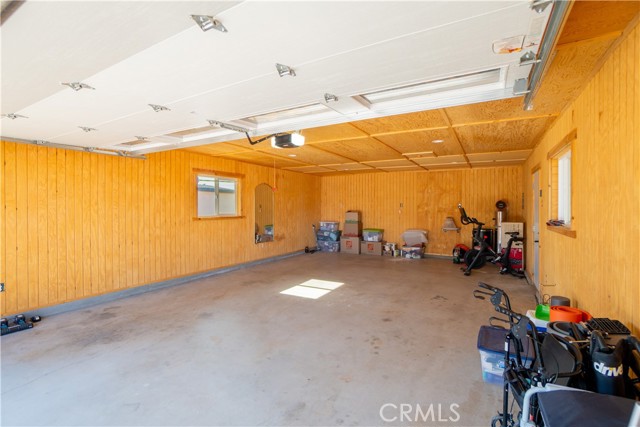 14221 Tumbleweed Road, Phelan CA: https://media.crmls.org/medias/74b227cb-d1d4-4a05-8bfb-47d9cd529eb6.jpg