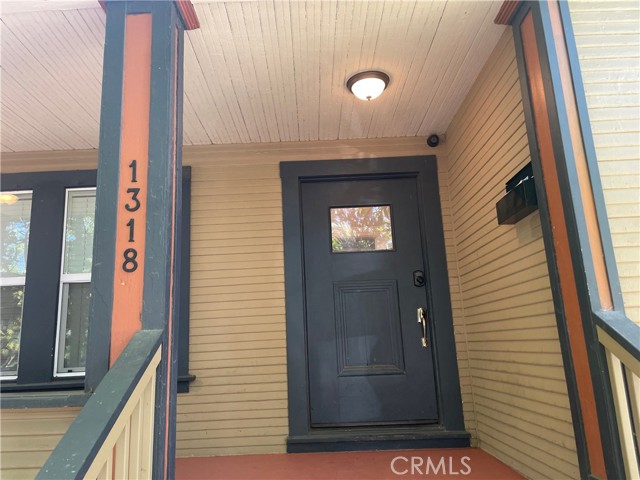 Detail Gallery Image 2 of 41 For 1318 Salem, Chico,  CA 95928 - 5 Beds | 3 Baths