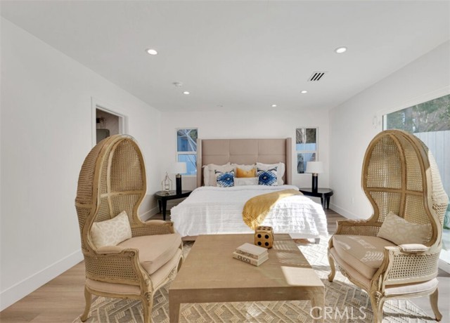 Detail Gallery Image 17 of 30 For 15436 Milbank St, Encino,  CA 91436 - 3 Beds | 3/1 Baths