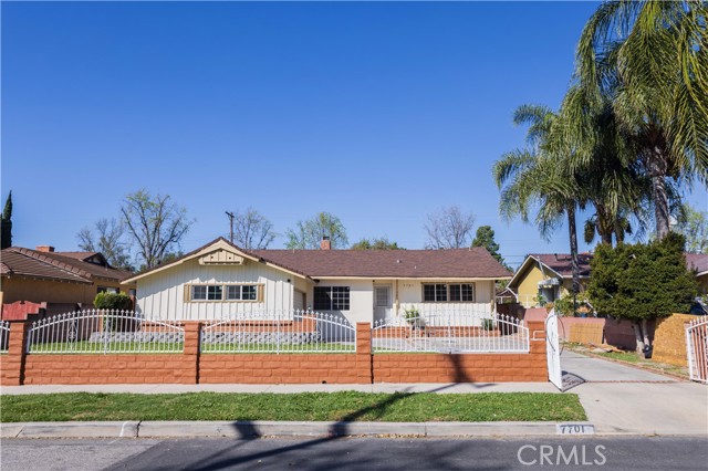 Detail Gallery Image 5 of 33 For 7701 Orion Ave, Van Nuys,  CA 91406 - 3 Beds | 2 Baths