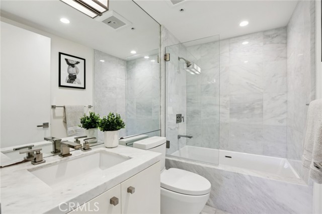 Detail Gallery Image 44 of 67 For 1040 4th #407,  Santa Monica,  CA 90403 - 3 Beds | 3/1 Baths