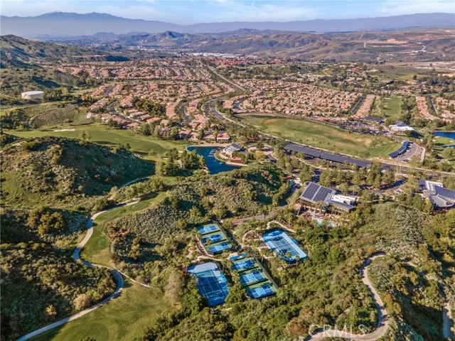 9121 Wooded Hill Drive, Corona CA: https://media.crmls.org/medias/74b4397f-ae3d-47ee-aae5-ac2937b5e6b1.jpg