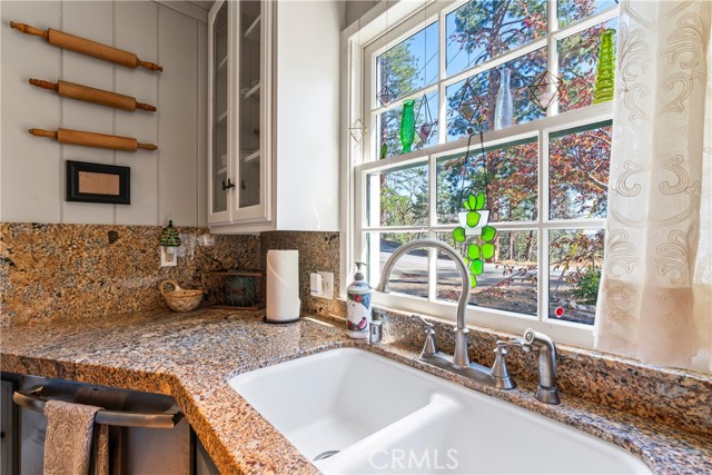 Detail Gallery Image 14 of 36 For 31741 Wagon Wheel Dr, Running Springs,  CA 92382 - 3 Beds | 2 Baths