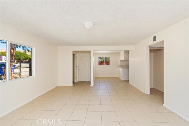 Detail Gallery Image 3 of 26 For 66229 4th St, Desert Hot Springs,  CA 92240 - 5 Beds | 3 Baths
