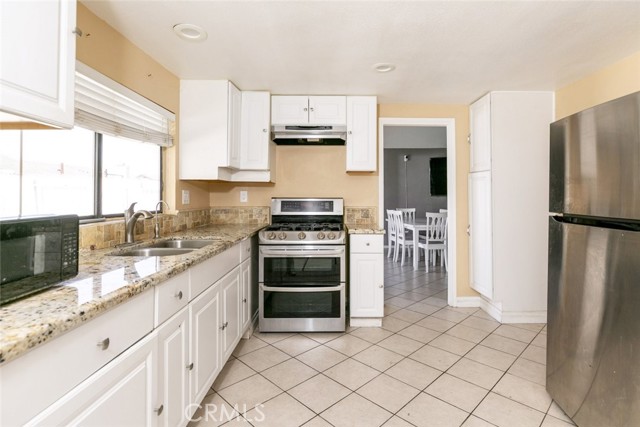 Detail Gallery Image 7 of 30 For 38633 Angele Trumpet Ct, Palmdale,  CA 93550 - 4 Beds | 3 Baths